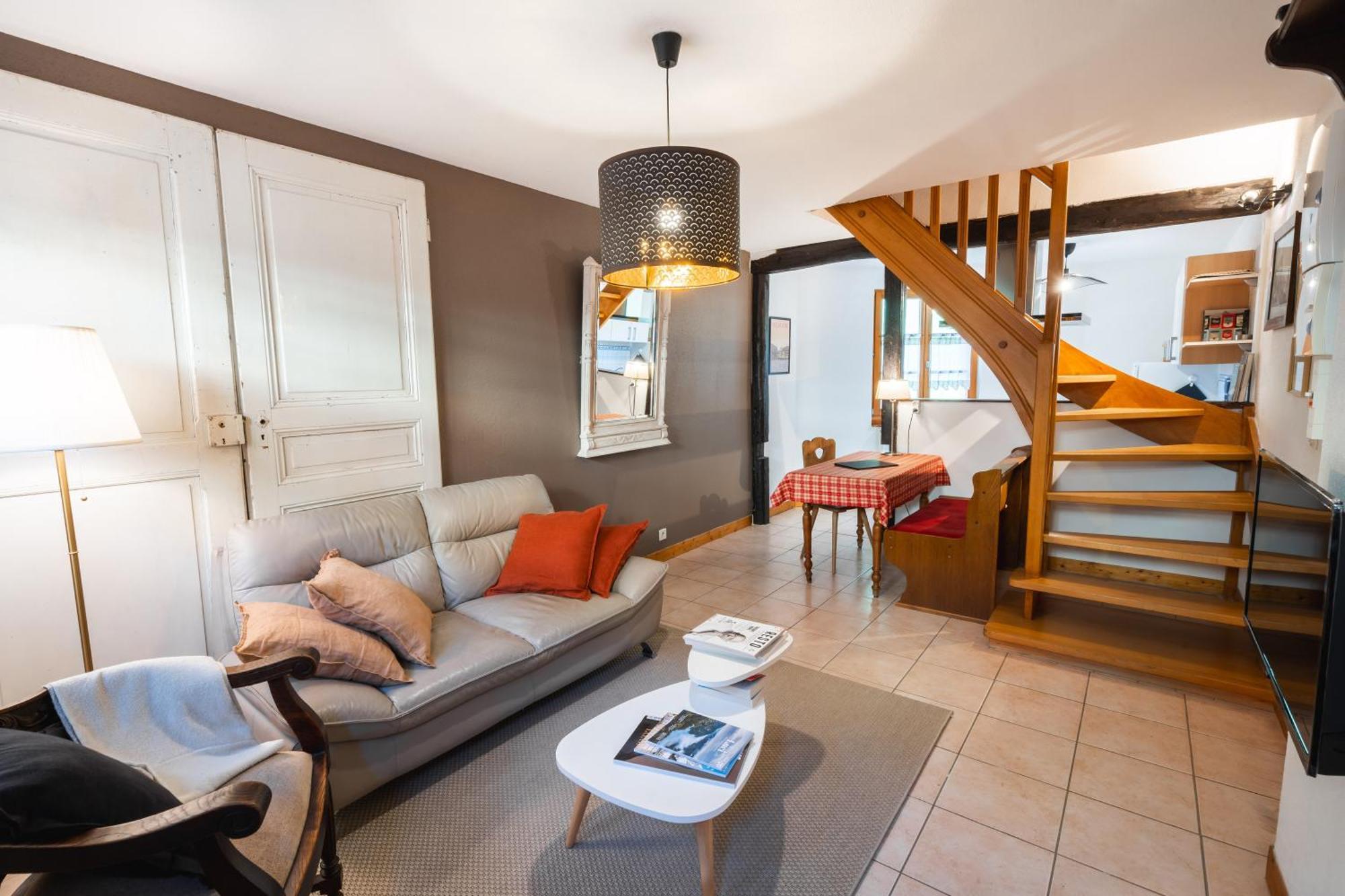 Les Suites - La Cour St Fulrad Сент-Ипполит Экстерьер фото